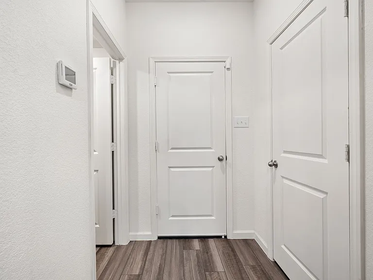 233 Berthe Ct — Photo 12