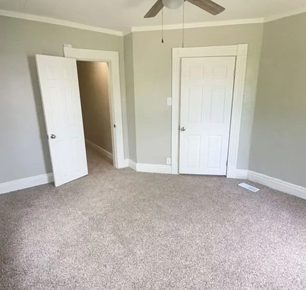 2918 S Jefferson St — Photo 8