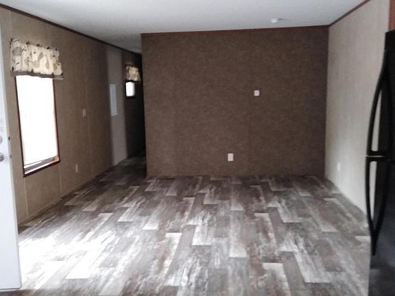 3rd image of 2304 S Rogers St Trlr 38