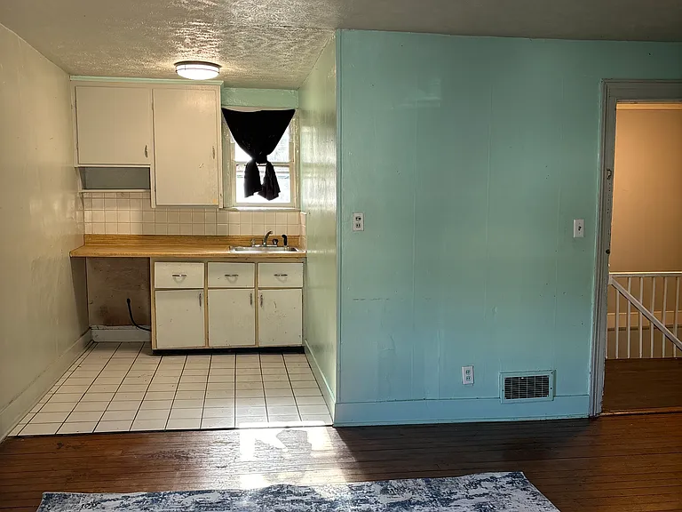 307 E Superior St — Photo 24