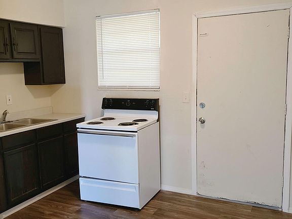 3rd image of 1710 Union St W APT 3