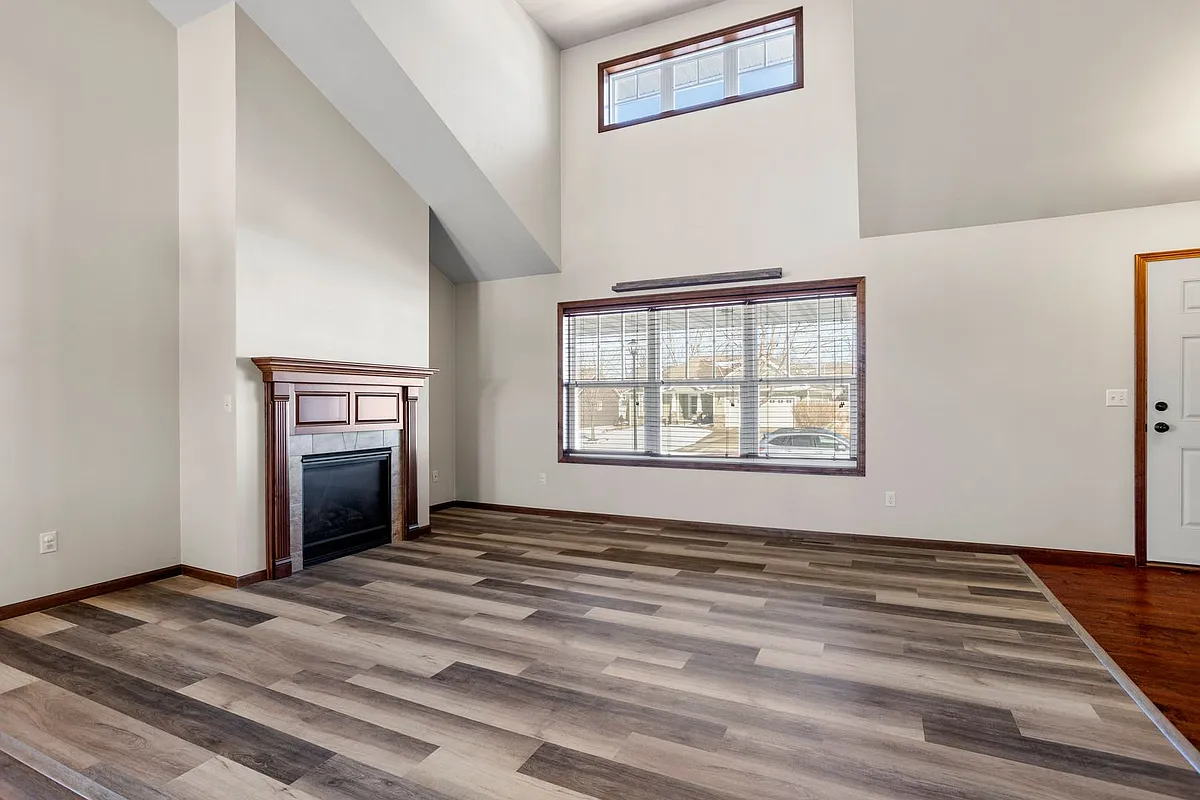 Building Photo - 3015 Villa Way