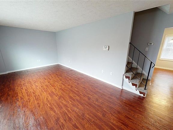 5th image of 454 Woodpost Dr