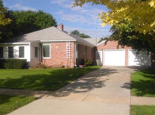 627 N 9th St, Loup City, NE 68853