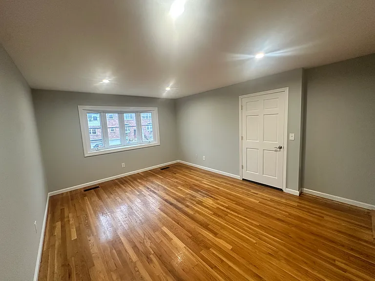 129 Sussex St #1 — Photo 9