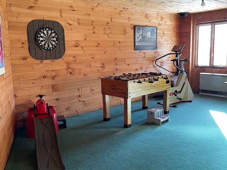alternate game room view