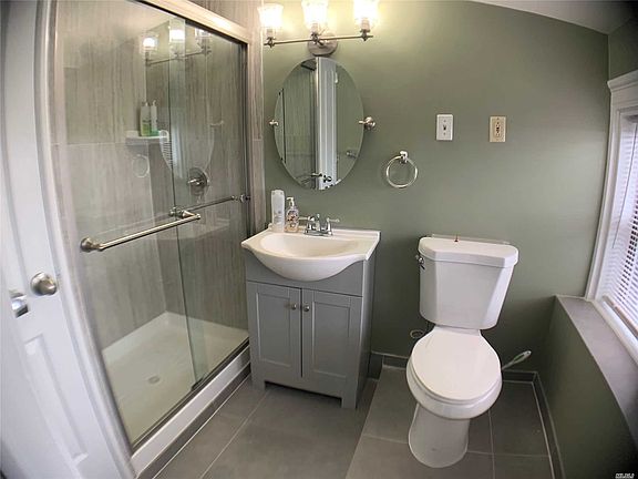4th image of 116 Lindell Blvd #7
