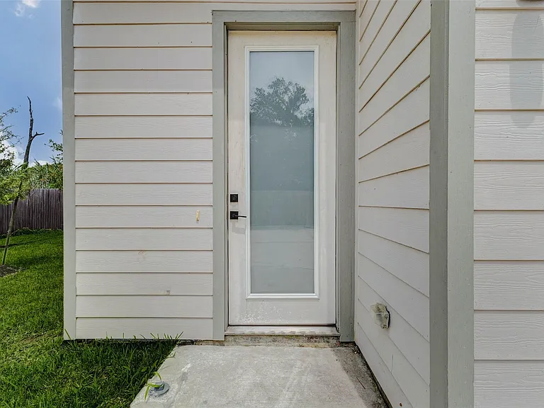 5705 Elysium St — Photo 2