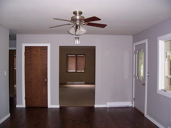 3rd image of 9432 W Broadway St