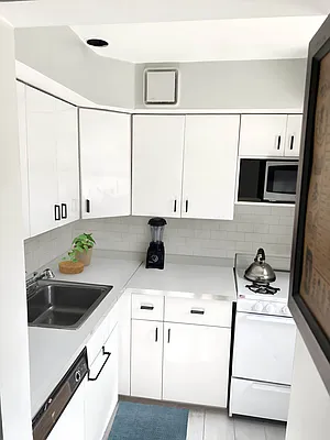 Rented by Cayenne Realty Group | media 13
