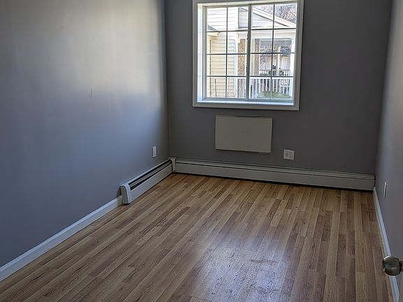 3rd image of 1123 Gipson St Floor 1