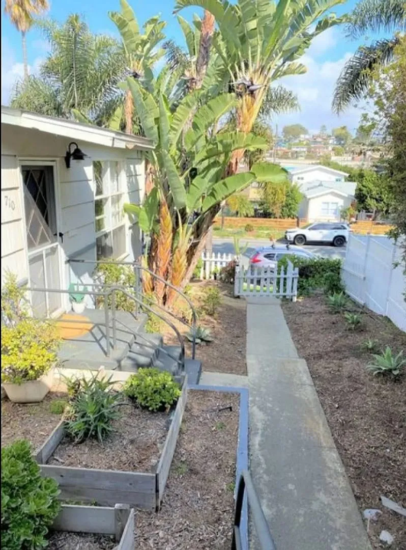 **Coastal Living in Encinitas 2 Bed, 1 Bath Near the Beach** — Photo 2