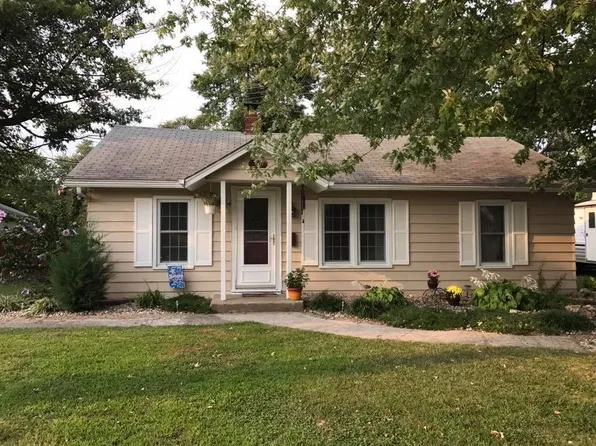 51 Cottage Ave, Cottage Hills, IL 62018