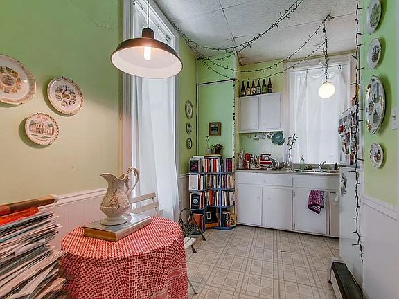 3rd image of 1028 Villa Pl APT A