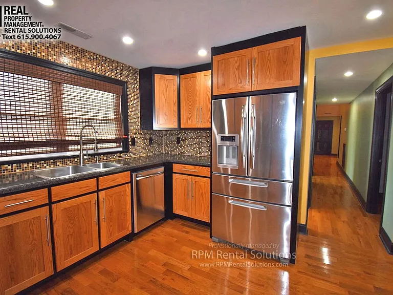 304 Jakes Ave — Photo 4