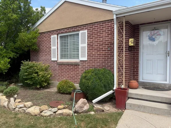 6259 S Boxwood Rd E, Salt Lake City, UT 84121