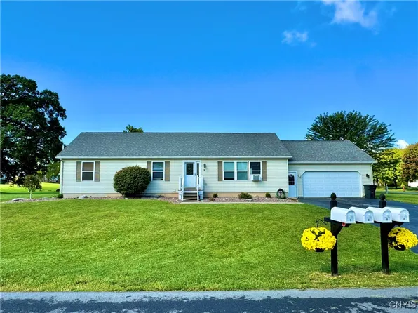 19 Oak Dr, Union Springs, NY 13160