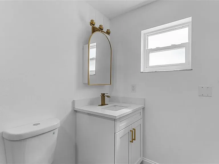 8201 Riverside Dr NE — Photo 16
