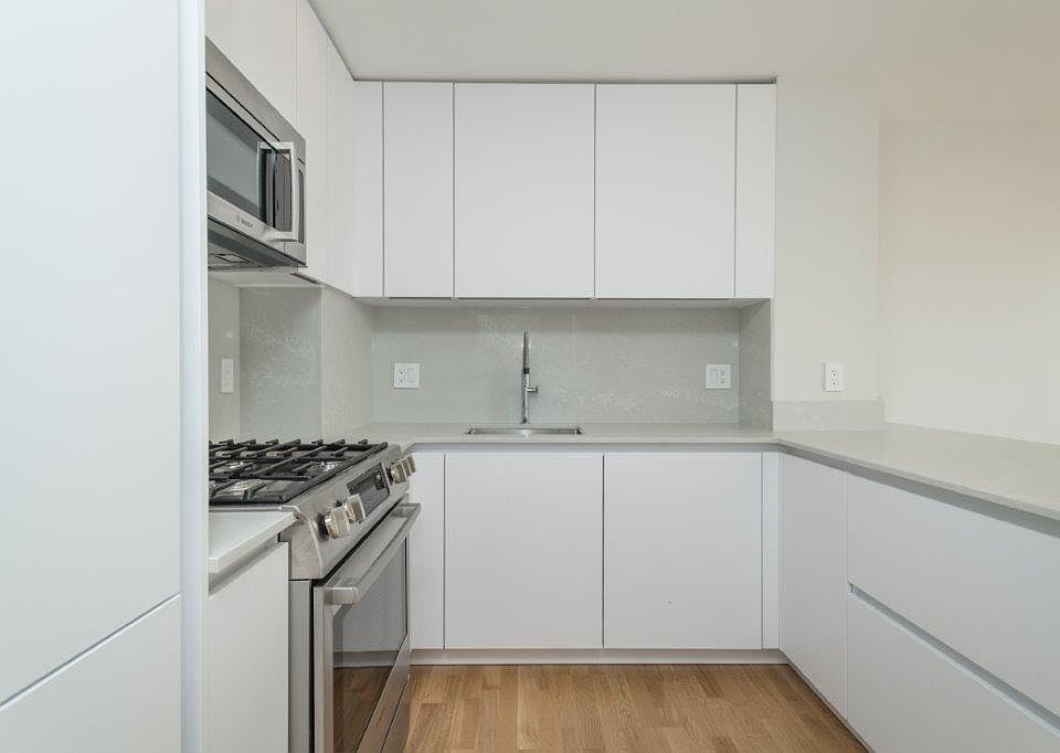 2nd image of 1417 Columbia Rd #3D