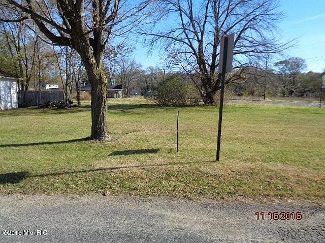 1st image of 966 Thomas Ave