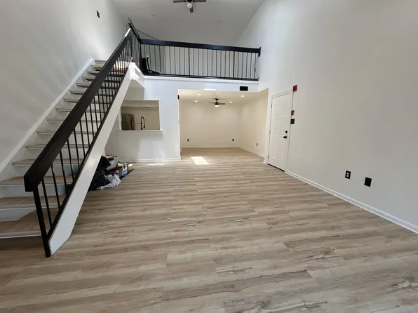 72304 Delaire Landing Rd #304, Philadelphia, PA 19114