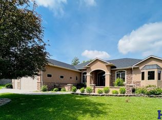 9233 Wildfire Rd, Lincoln, NE 68512