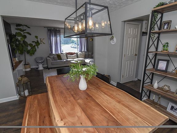 3rd image of 3487 Blue Creek Dr
