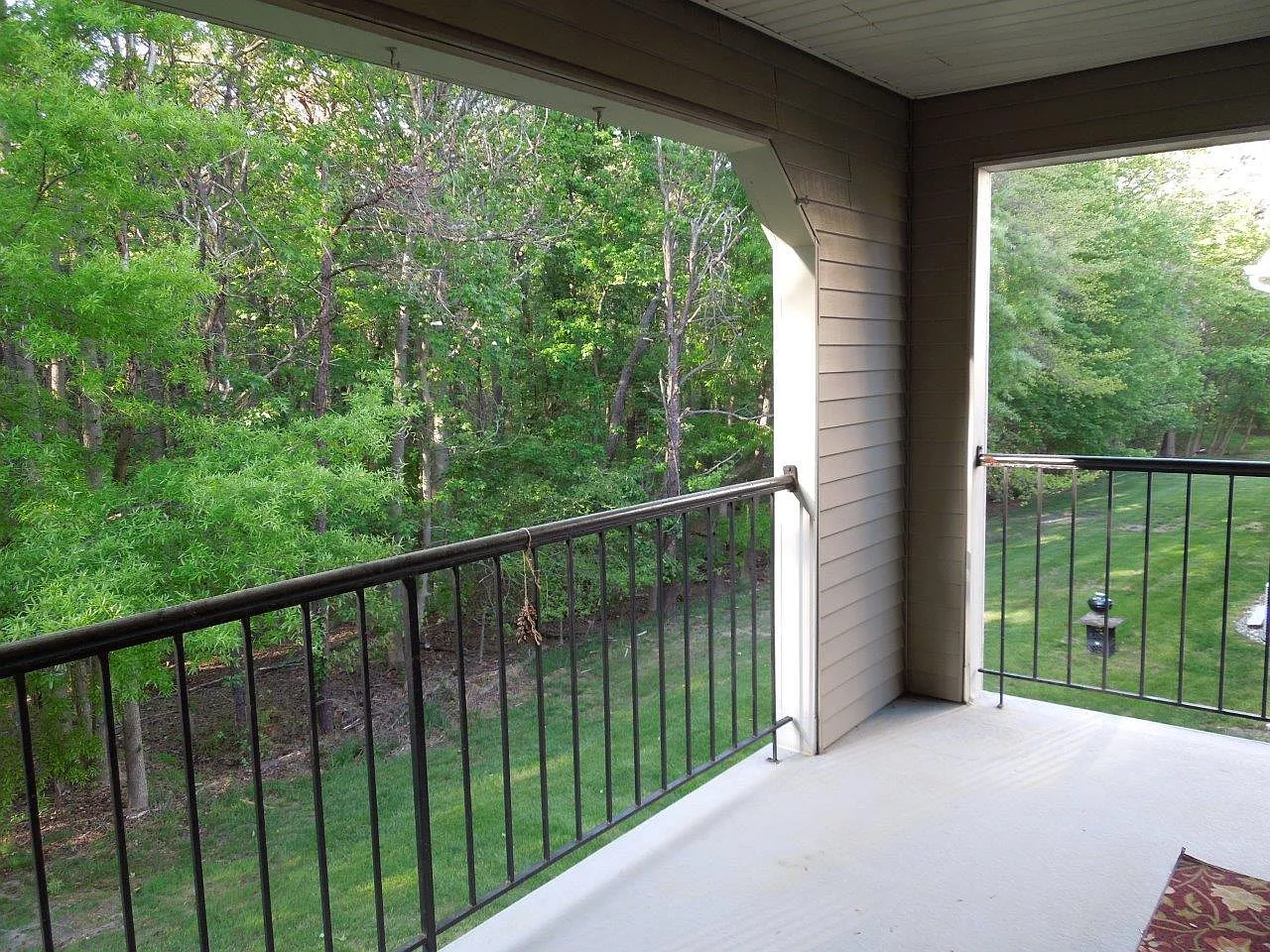 2 bed, 1112 sqft, $2,200 — Photo 2
