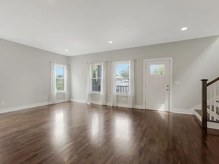 938A Spain Ave — Photo 2
