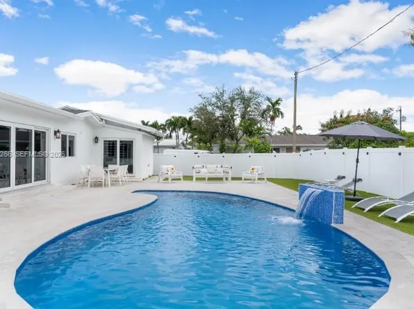 1950 NE 208th Ter, Miami, FL 33179