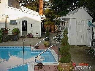 3rd image of 104 Wood Ln