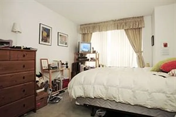 Rented by Douglas Elliman | media 7