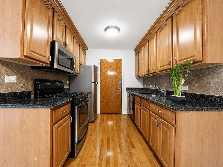 4940 N Leonard Dr #3B — Photo 11
