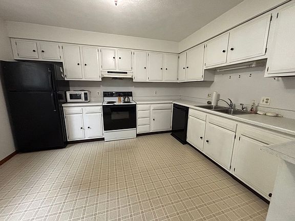 2nd image of 198 Eastland Ave