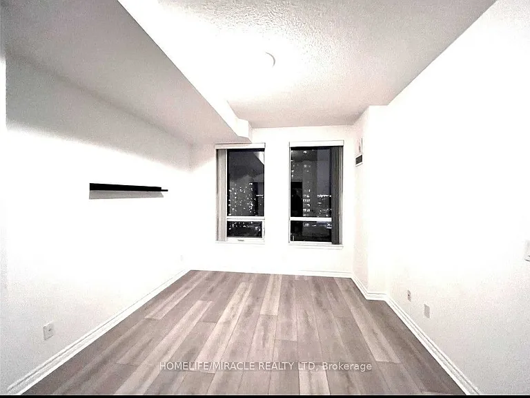 388 Prince Of Wales Dr #1605 — Photo 2
