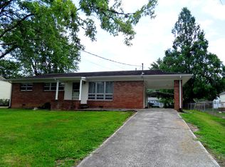 105 W Lincoln Rd, Oak Ridge, TN 37830