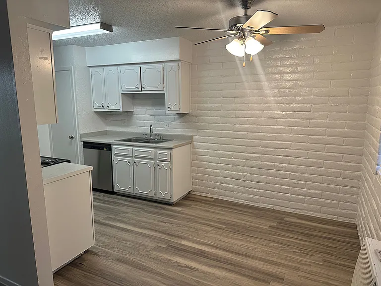 La Cima Apartments — Photo 24