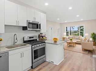 312 Jessamine Ave E, Saint Paul, MN 55130