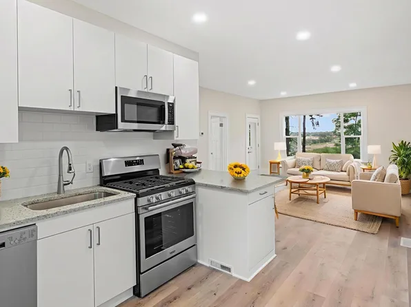 312 Jessamine Ave E, Saint Paul, MN 55130