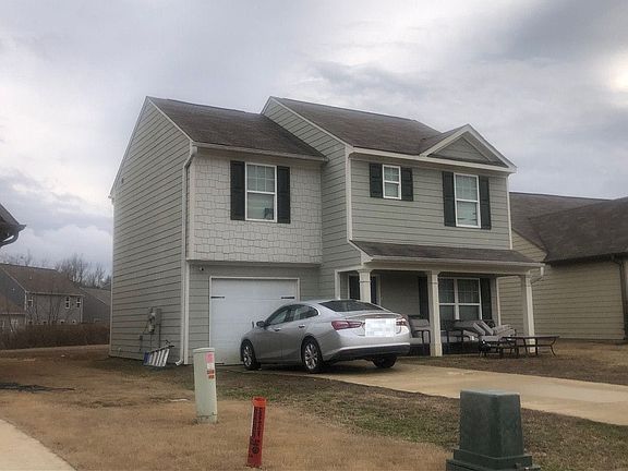 3rd image of 370 Farmhouse Ln
