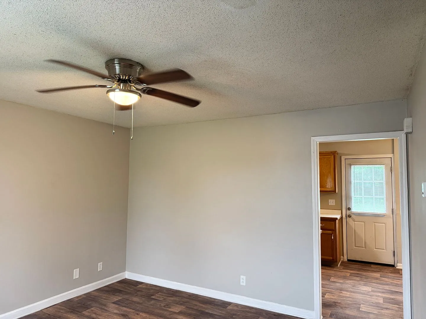 Just listed with upstairs bedrooms! — Photo 4