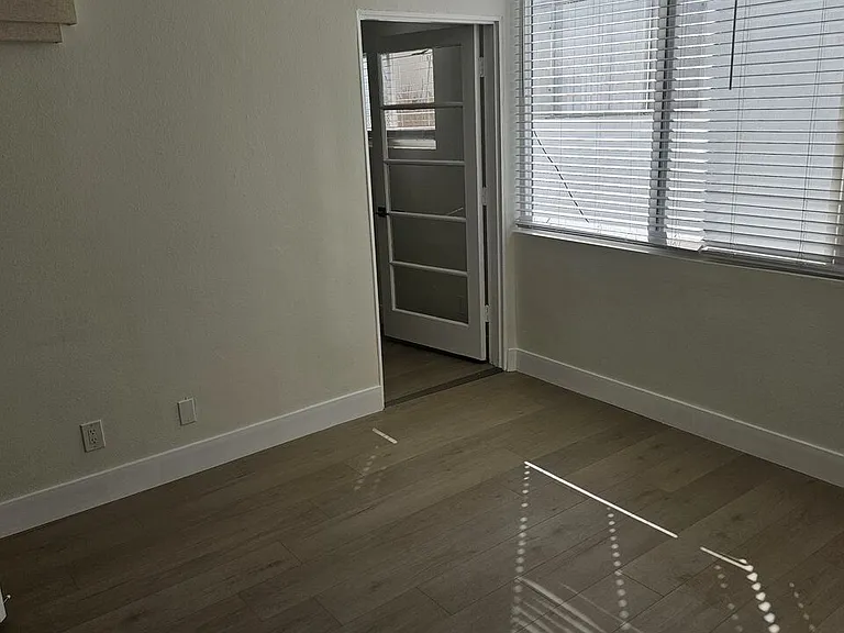 827 2nd St #303 — Photo 19