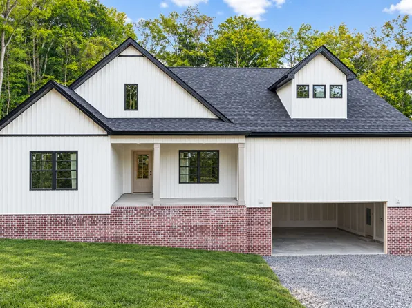 2687 Palmyra Rd, Palmyra, TN 37142