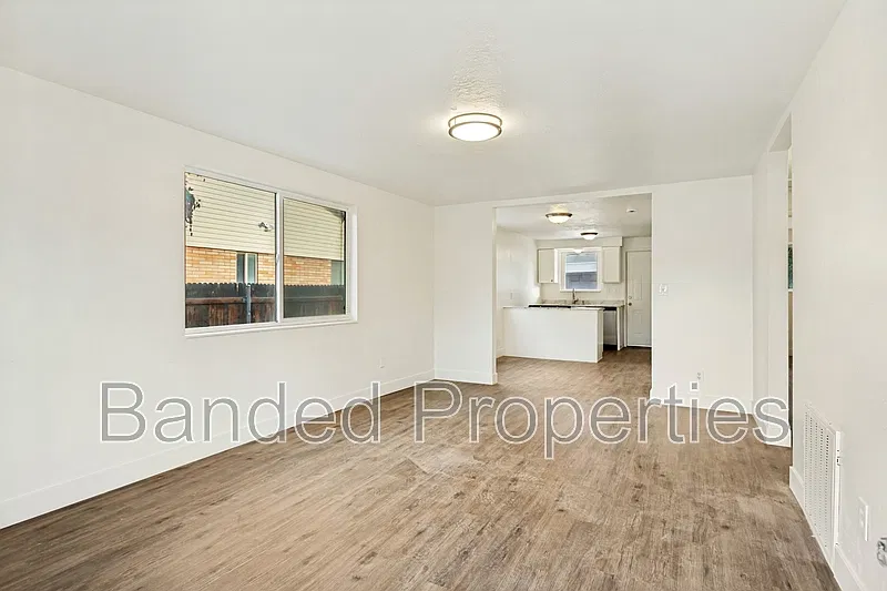 2 bed, 1.0 bath, 792 sqft, $1,695 — Photo 4