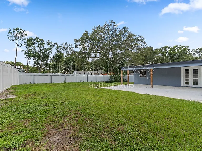 6121 N Falkenburg Rd — Photo 41