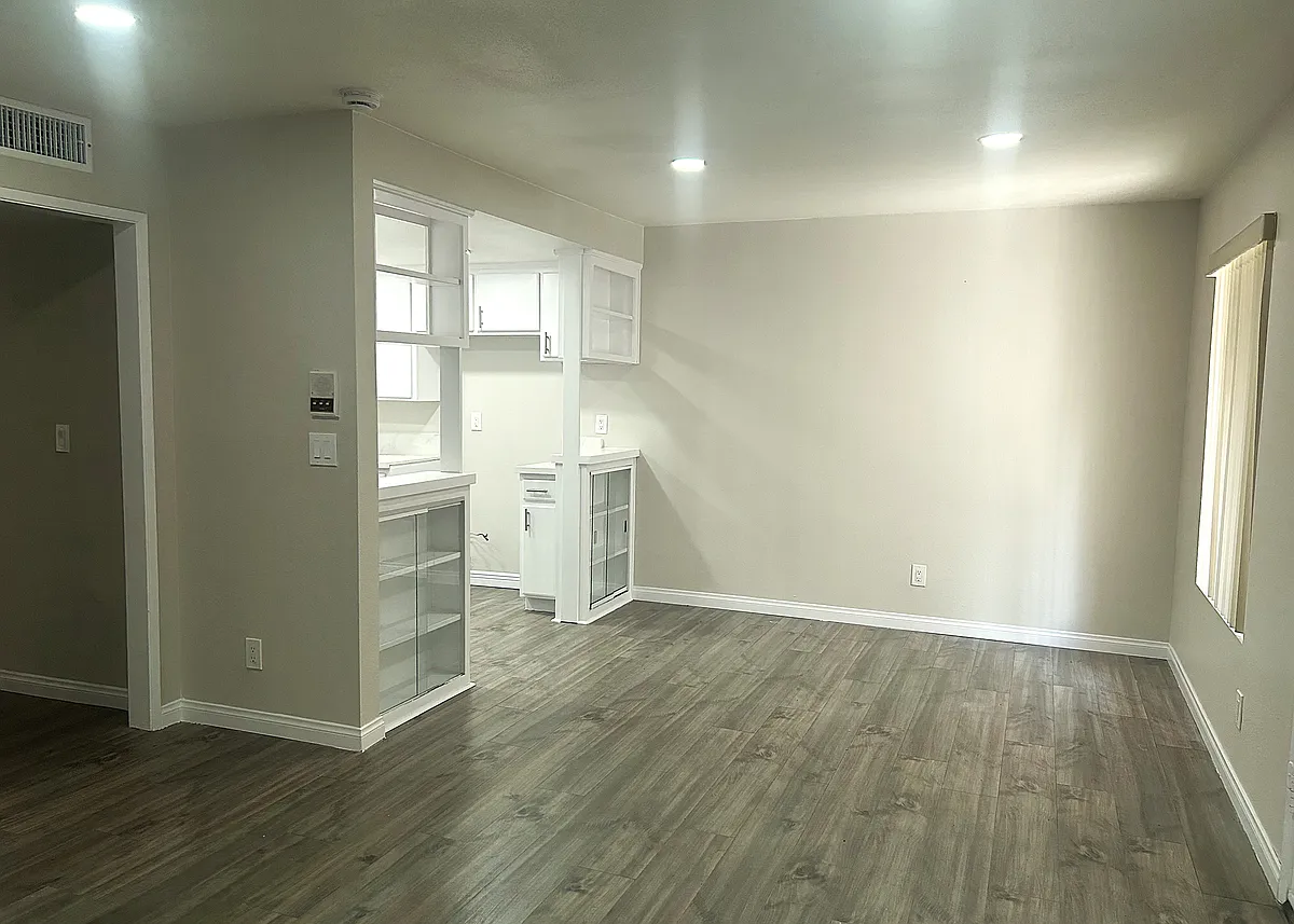 Building Photo - 10687 Wilkins Ave #1