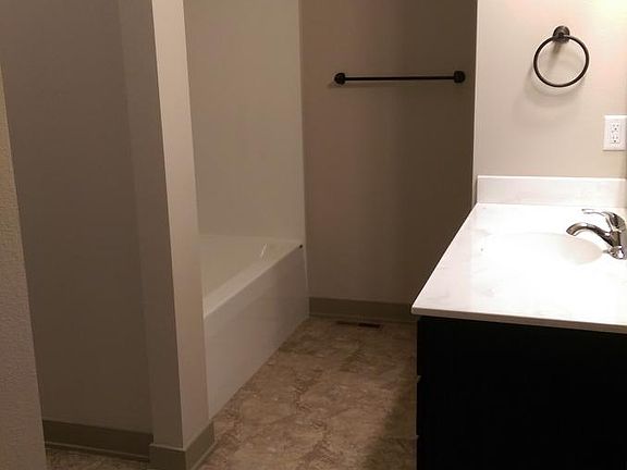 Main Level Master Bath