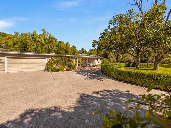 4th image of 425 Montana Cir