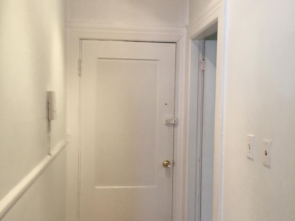 1st image of 136 Guerrero St #202