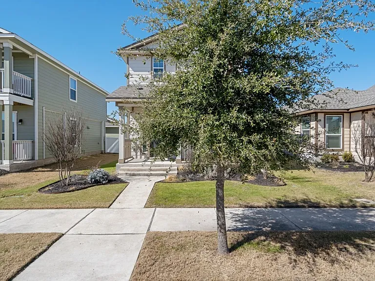 18332 Cumberland Gap St — Photo 3